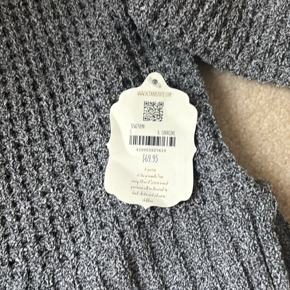 Altar’d state sweater - Picture 5 of 5